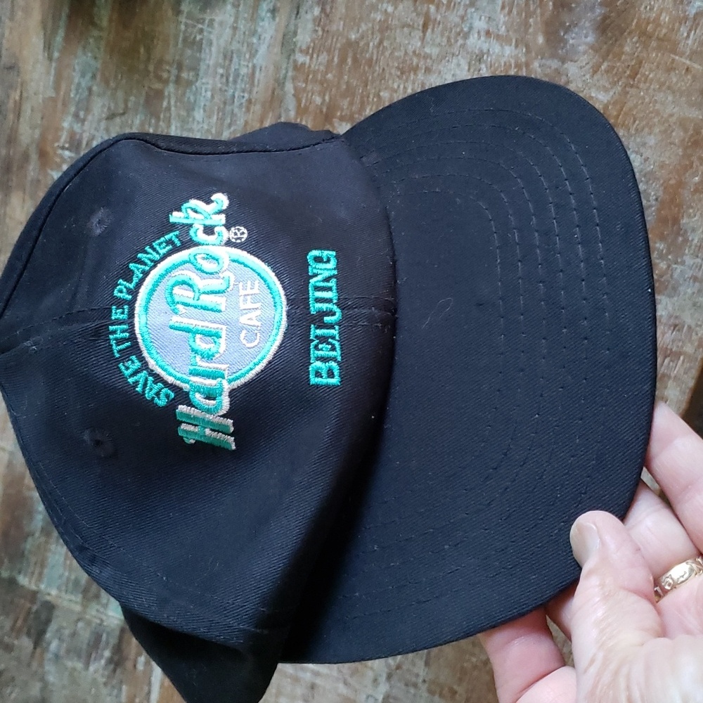 Vintage Trucker Hat HARD ROCK CAFE, Beijing Snapback          (BIN 007)